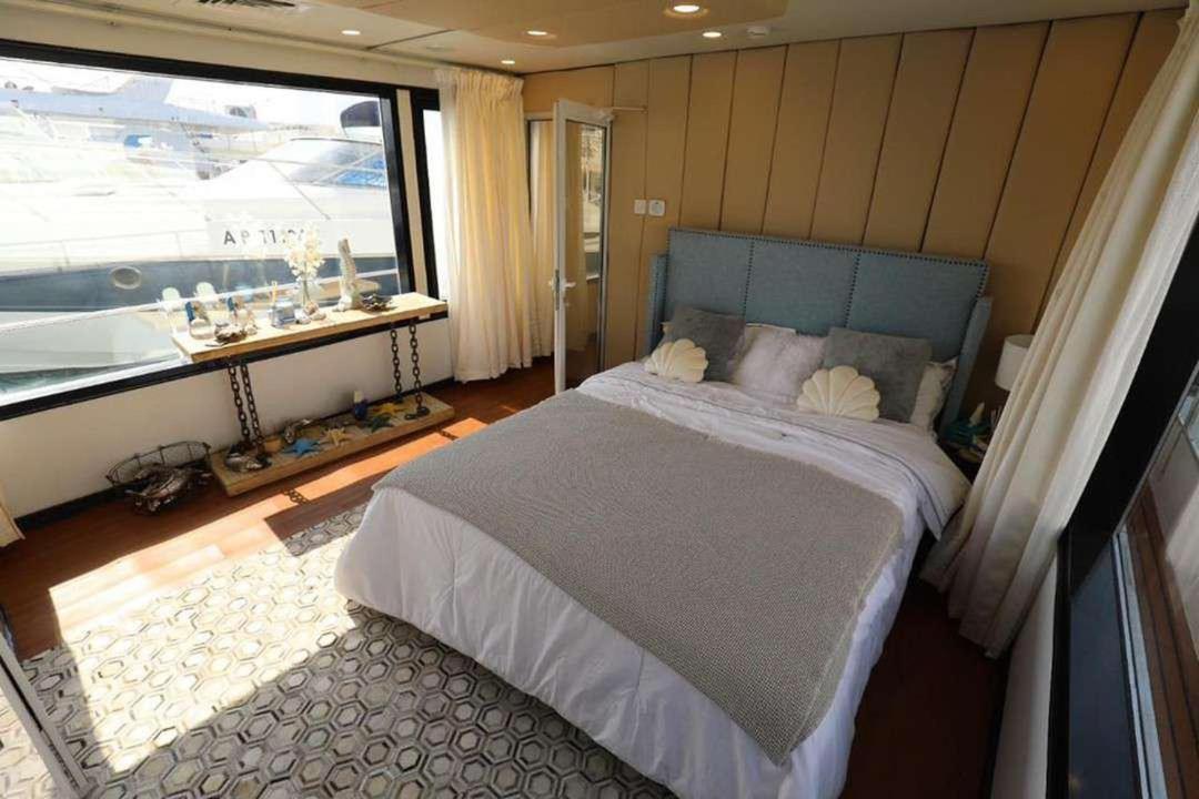 Botel Butinah Charters Yacht Abu Dhabi